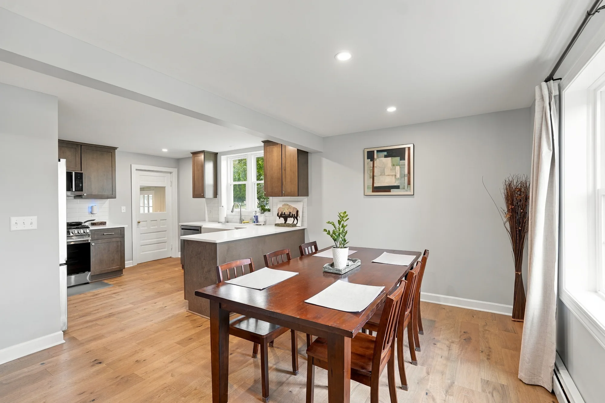 Single-family house 3 Bedroom 4 Beds 1 Bath, photo 9 of 25