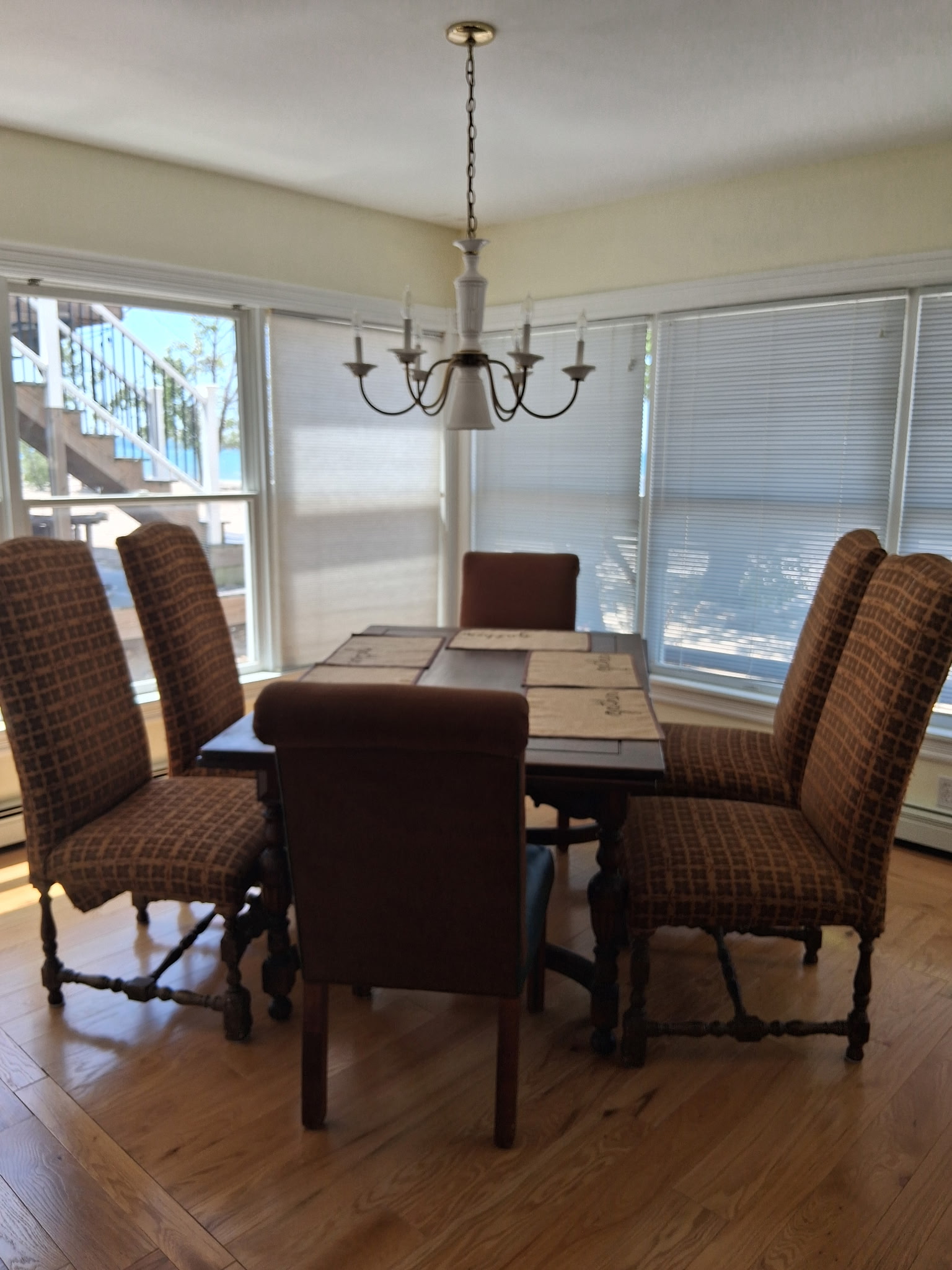 1062 Shady Lane Waterfront House 5 Bed 2.5 Bath, photo 7 of 13