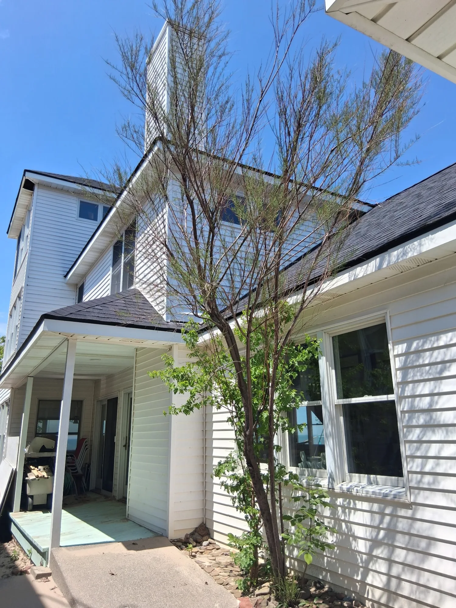 1062 Shady Lane Waterfront House 5 Bed 2.5 Bath, photo 9 of 13