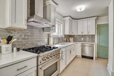 237 W Girard Blvd (Single family), furnished apartment in Buffalo, NY