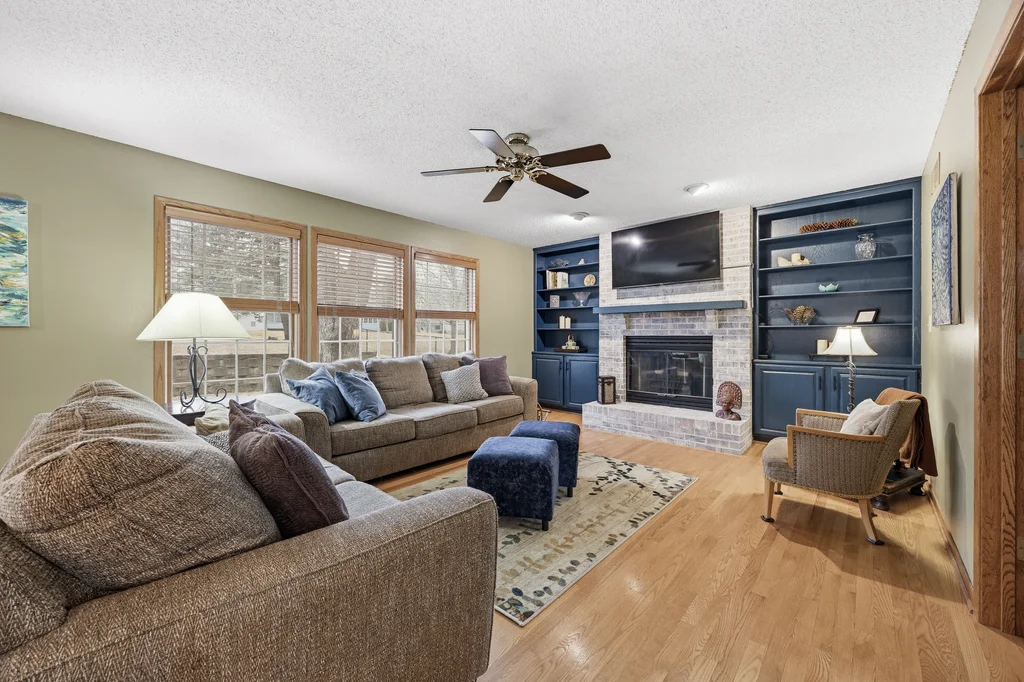 1131_Deerfield_Dr (3 of 35)