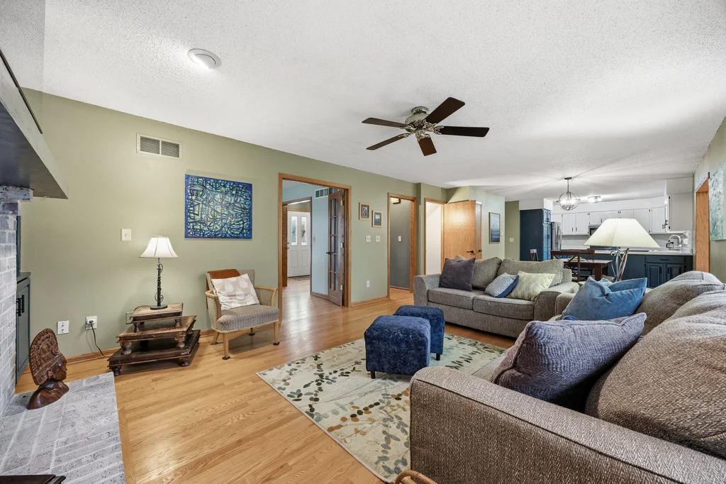 1131_Deerfield_Dr (4 of 35)