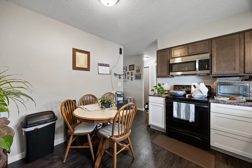 302_Maple_Ln (9 of 20)