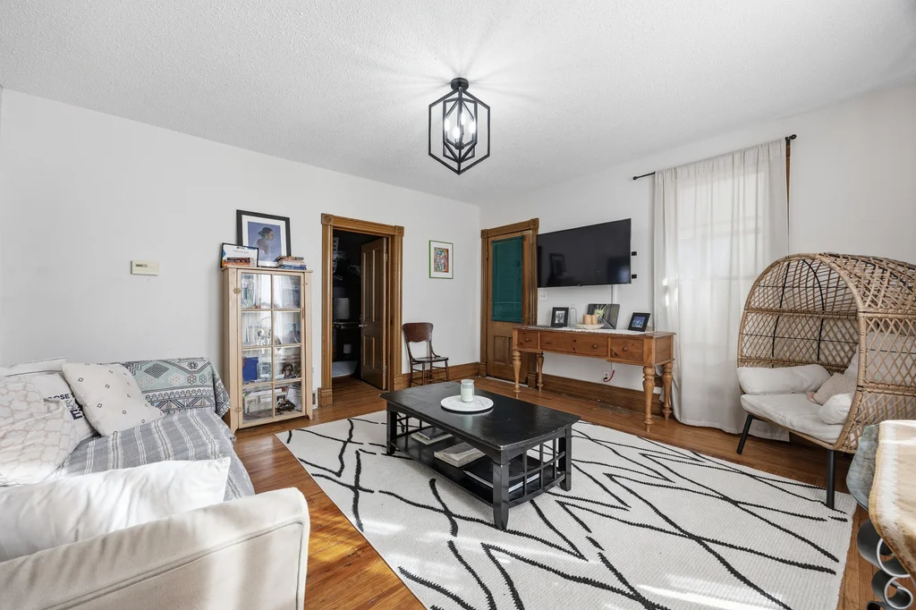 411_N_Spencer_St (6 of 25)