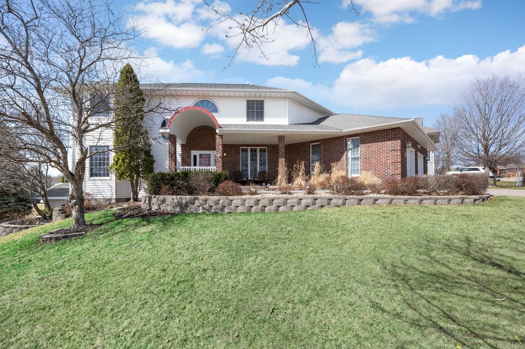 671_Barrington_Rd (2 of 46)