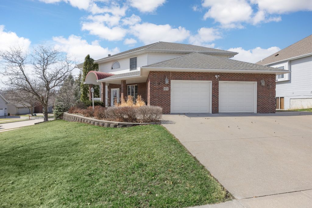 671_Barrington_Rd (3 of 46)