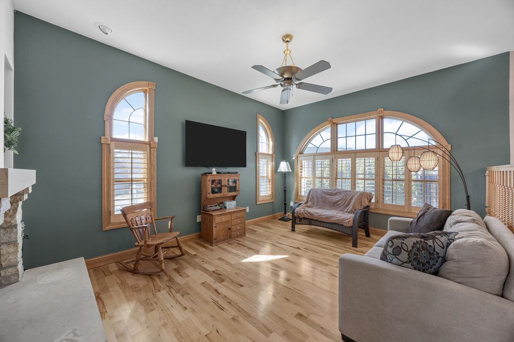 671_Barrington_Rd (5 of 46)