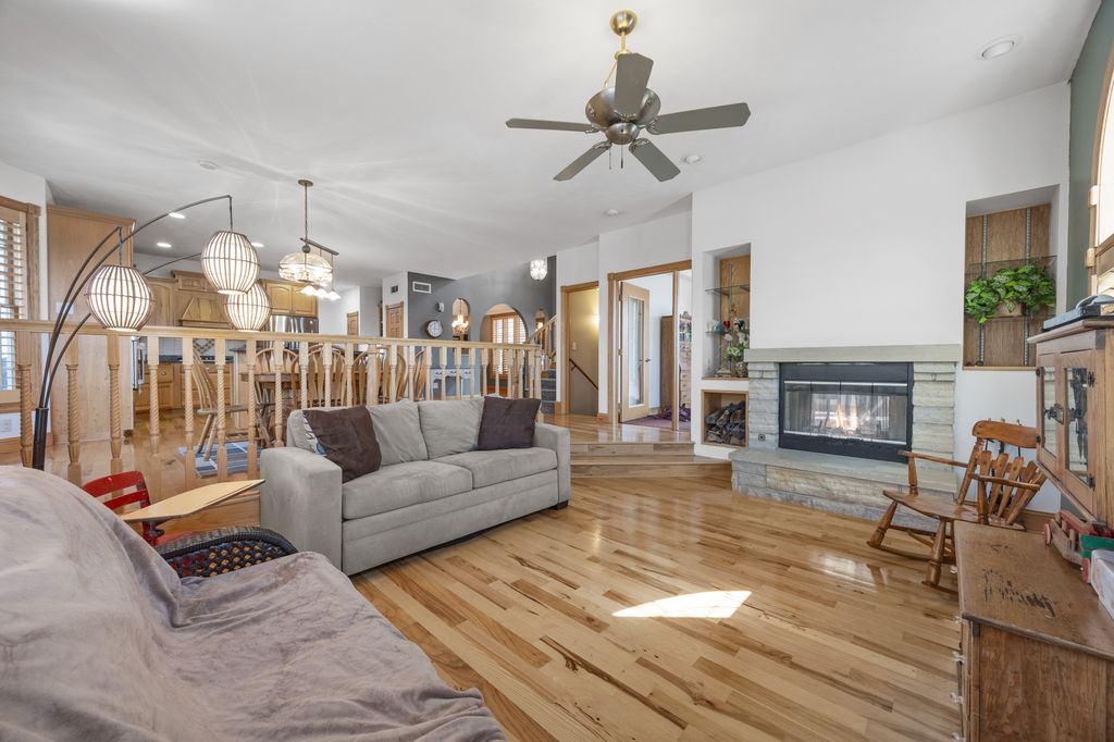 671_Barrington_Rd (6 of 46)
