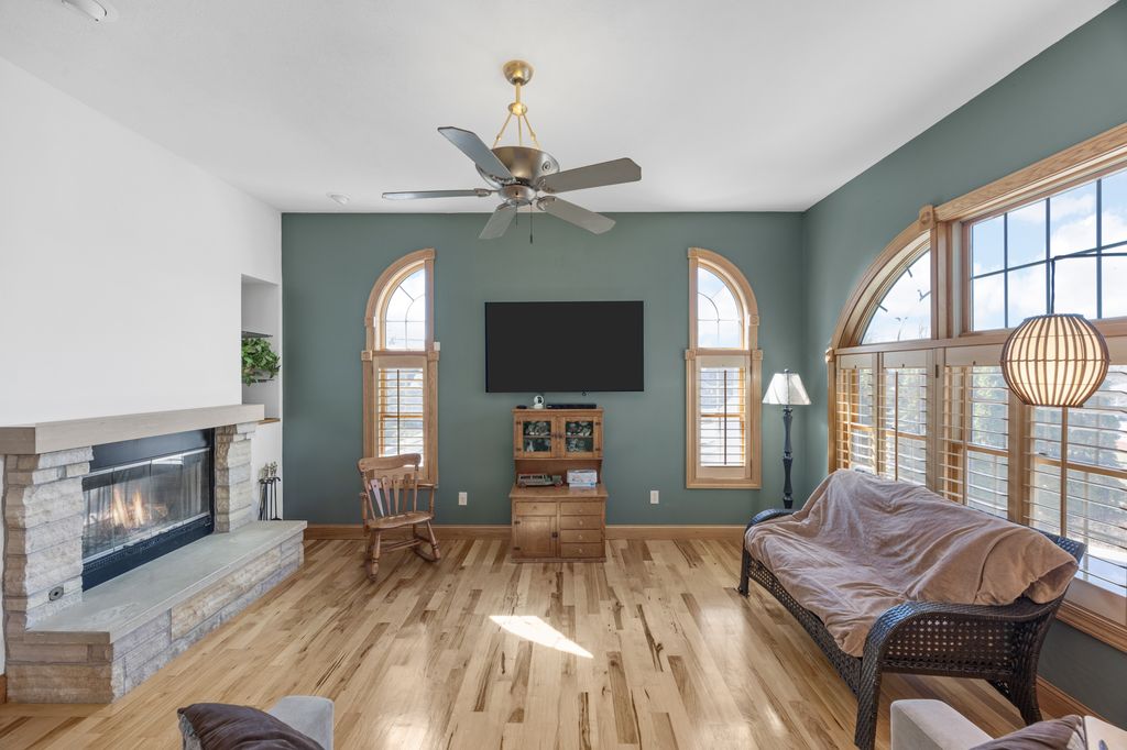671_Barrington_Rd (7 of 46)