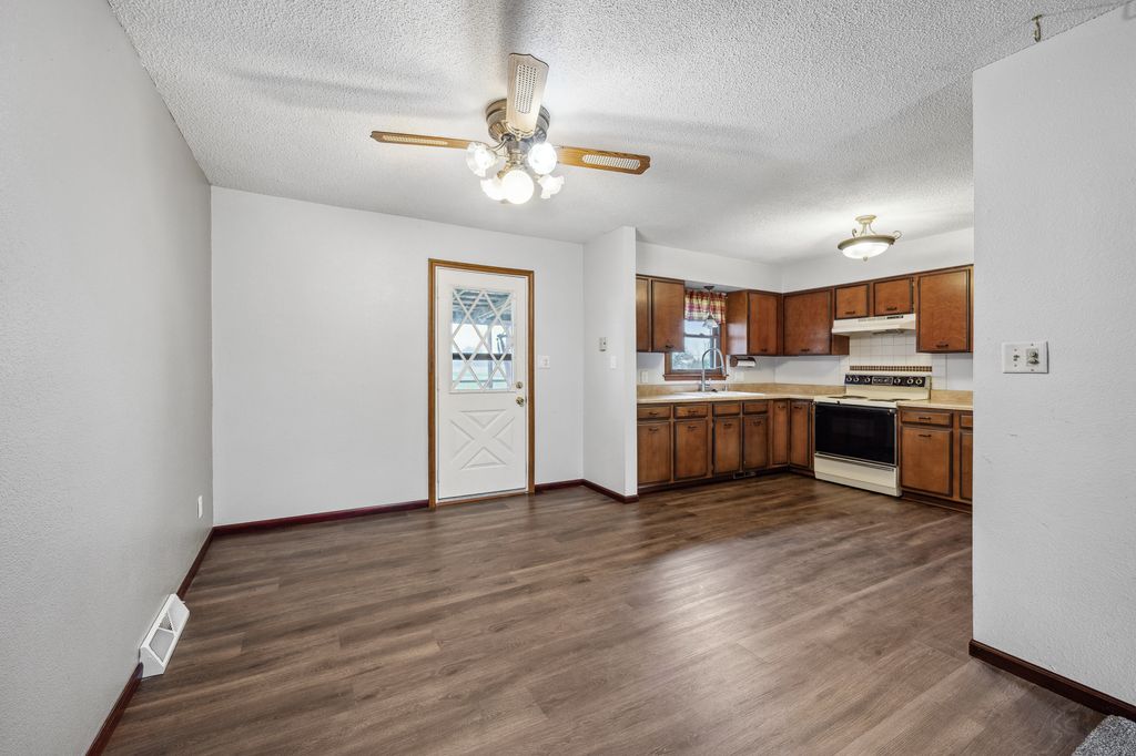 17_C_Ave (6 of 22)