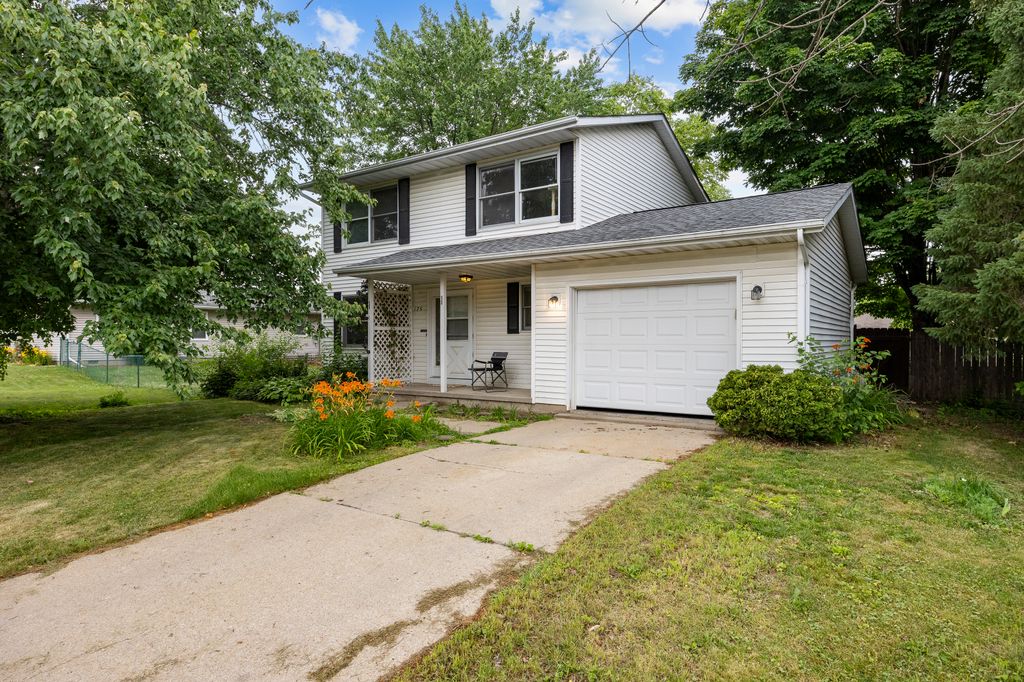 175_Prairie_Ridge_Ct (1 of 25)