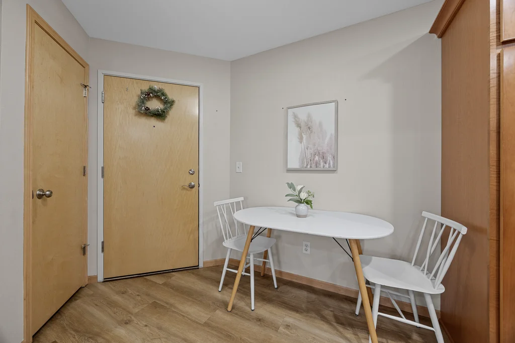 470_N_1st_303 (4 of 24)