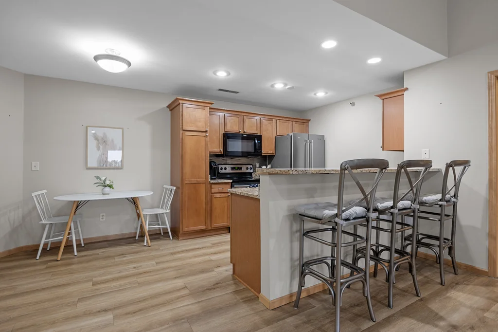 470_N_1st_303 (9 of 24)