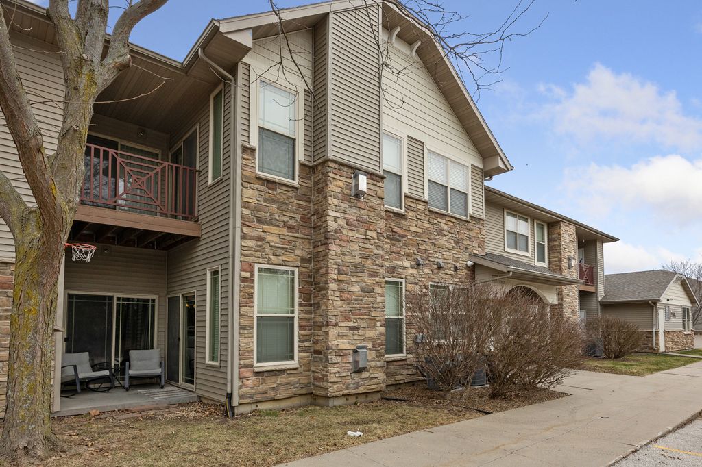 1722_Algonquin_Rd-01