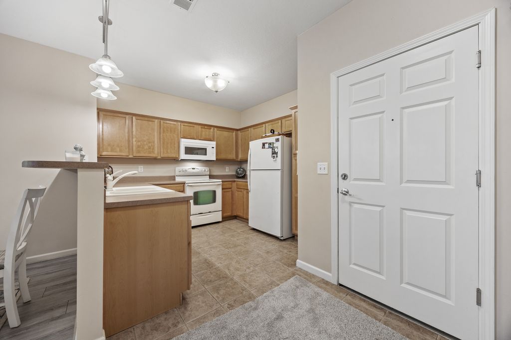 1722_Algonquin_Rd-09