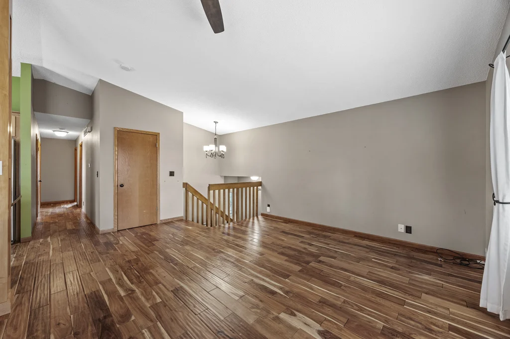 3205_33rd_Ave_SW (4 of 35)