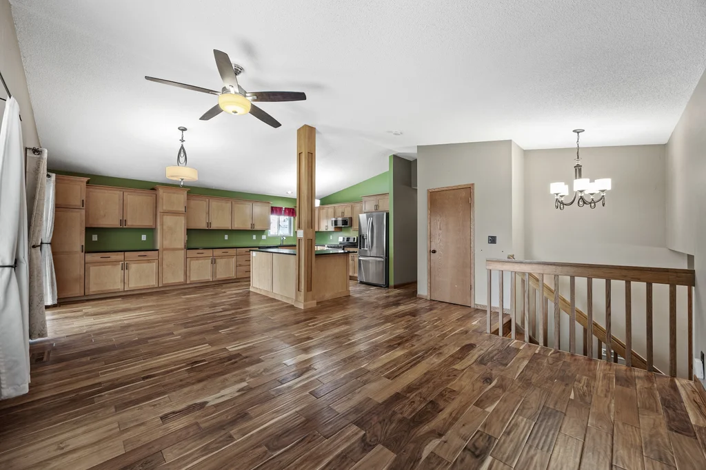 3205_33rd_Ave_SW (5 of 35)