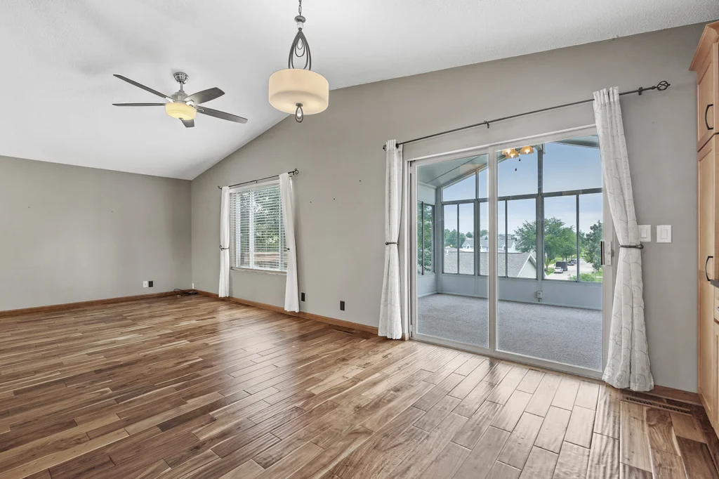 3205_33rd_Ave_SW (7 of 35)