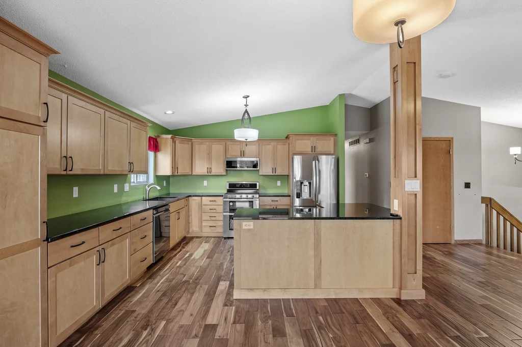 3205_33rd_Ave_SW (9 of 35)