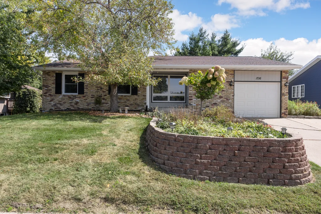 1716_Chestnut_Ln (2 of 41)