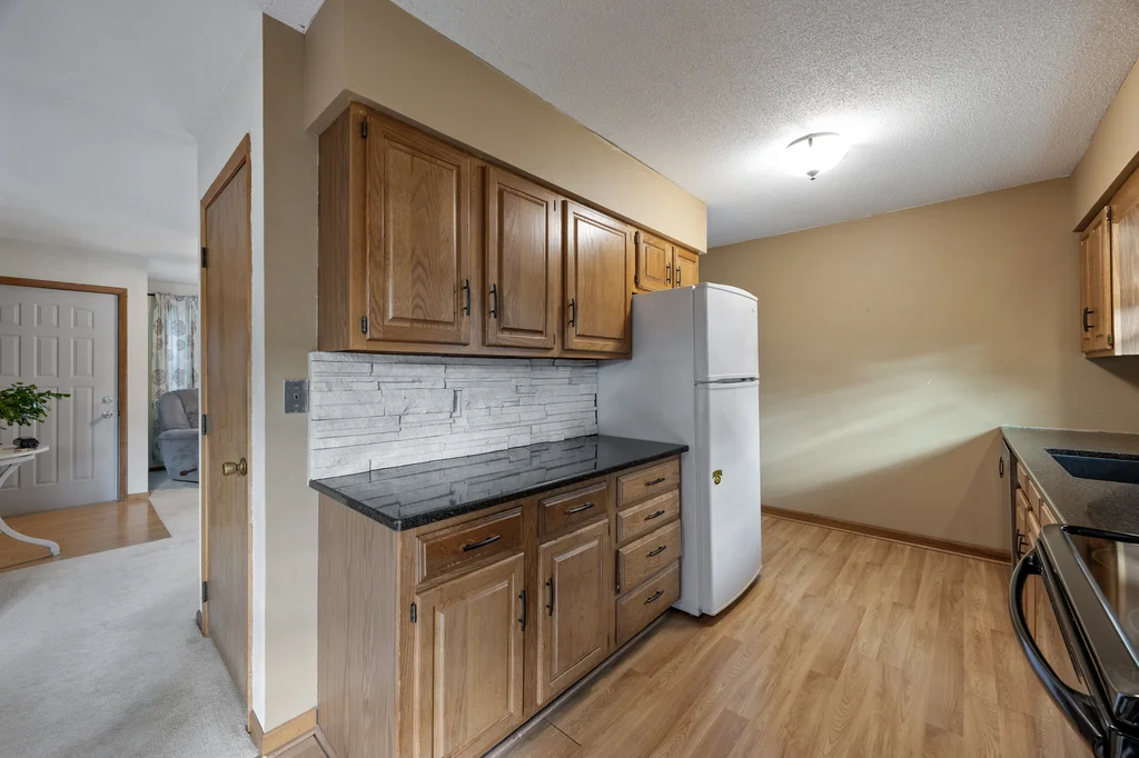 825_Westview_Dr (10 of 25)