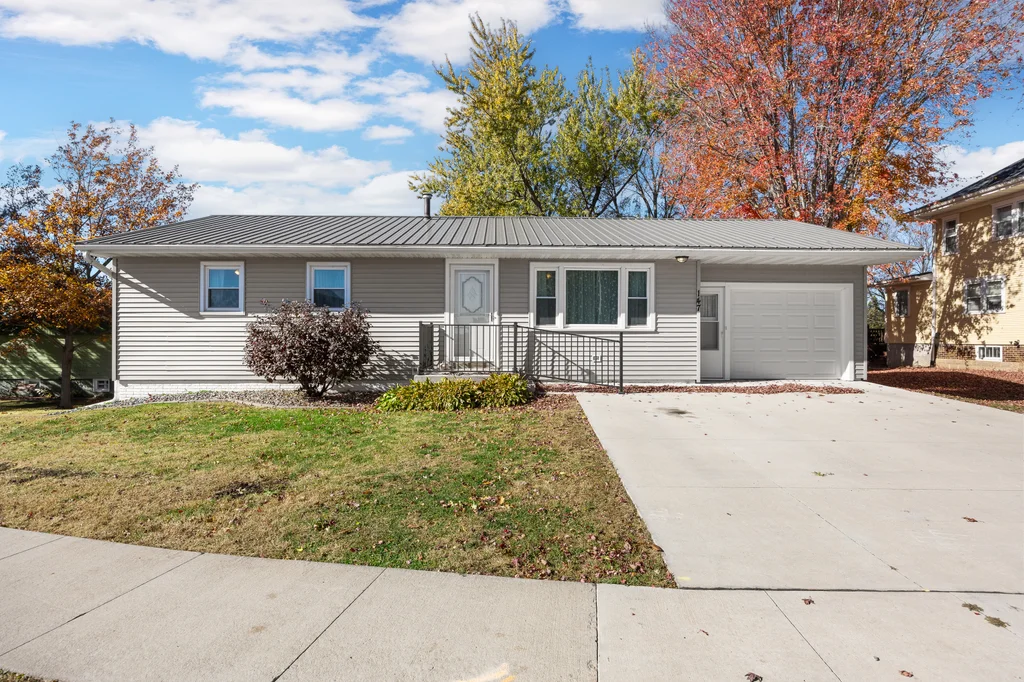 147_Circle_Dr (2 of 50)