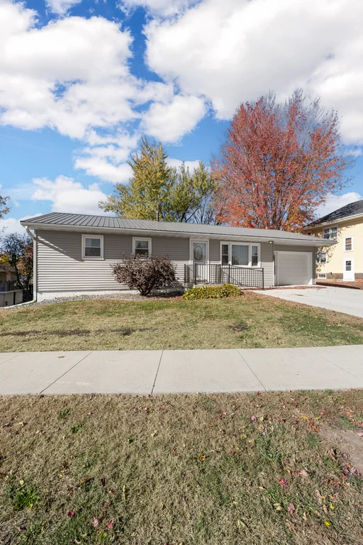 147_Circle_Dr (3 of 50)