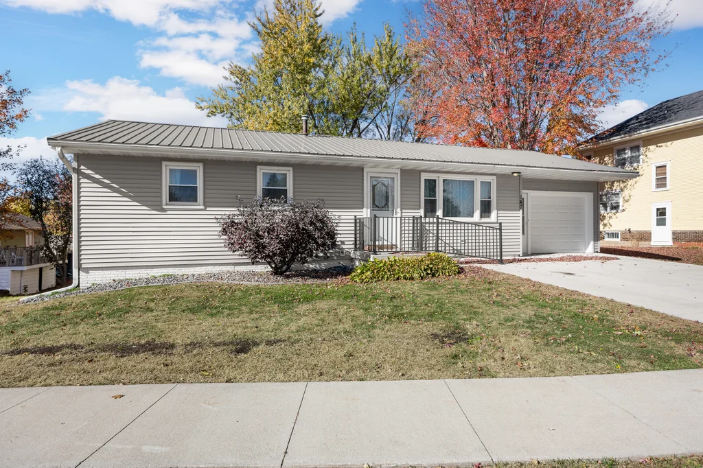 147_Circle_Dr (4 of 50)