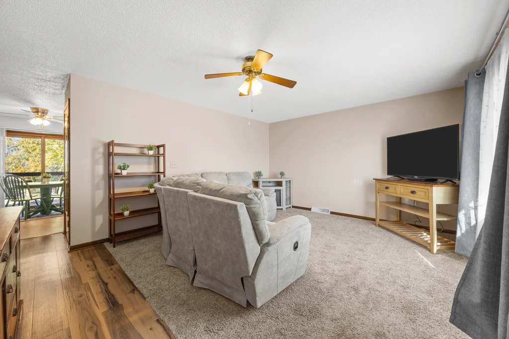 147_Circle_Dr (5 of 50)