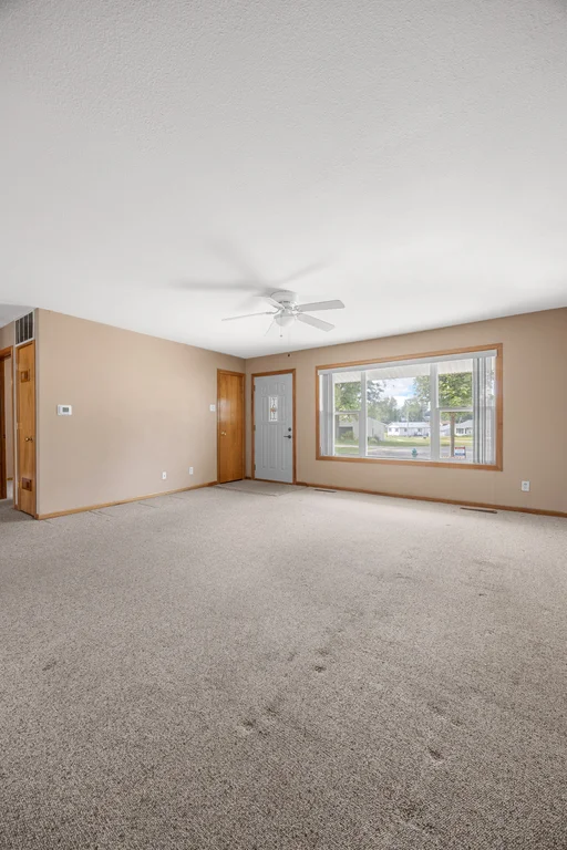 4839_Ford_Ave (7 of 28)