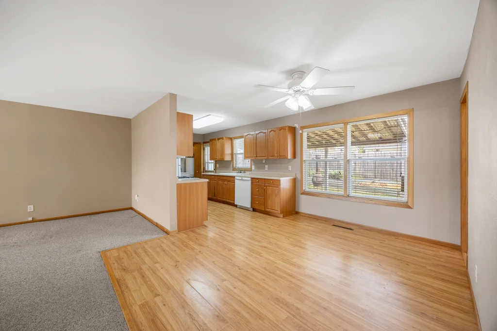 4839_Ford_Ave (9 of 28)