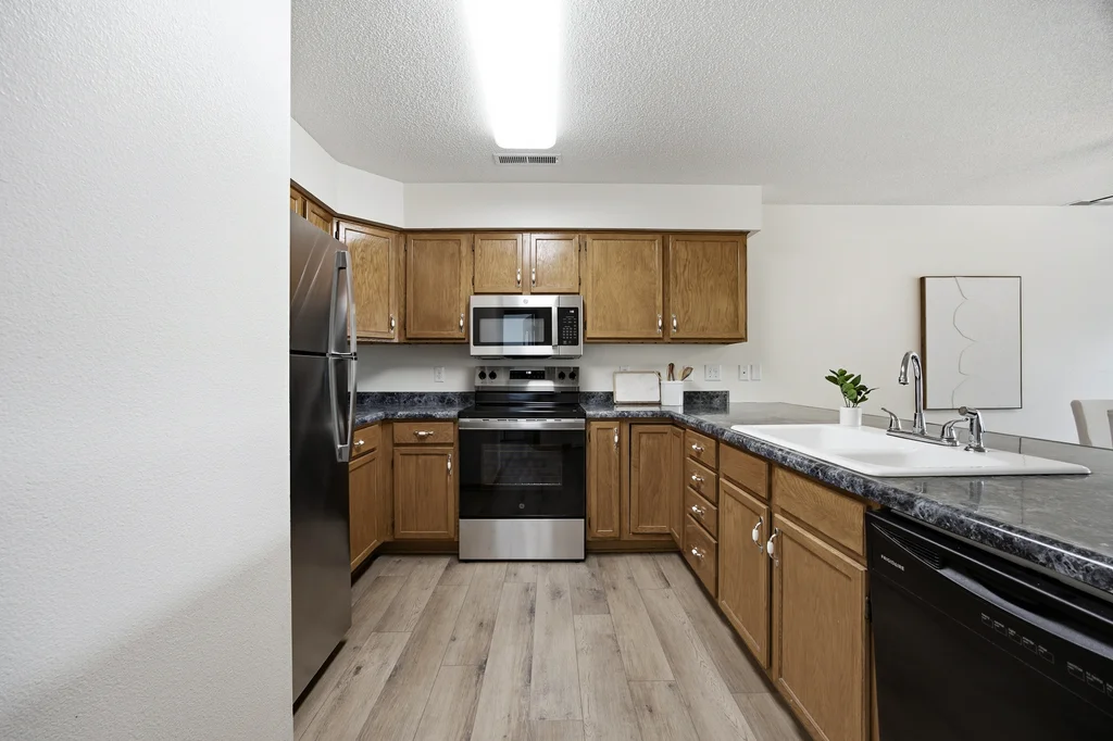 556_Westside_Dr-10