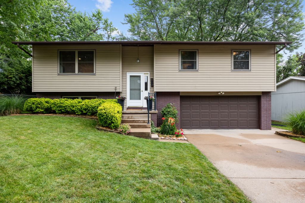 812_Keswick_Dr (1 of 25)