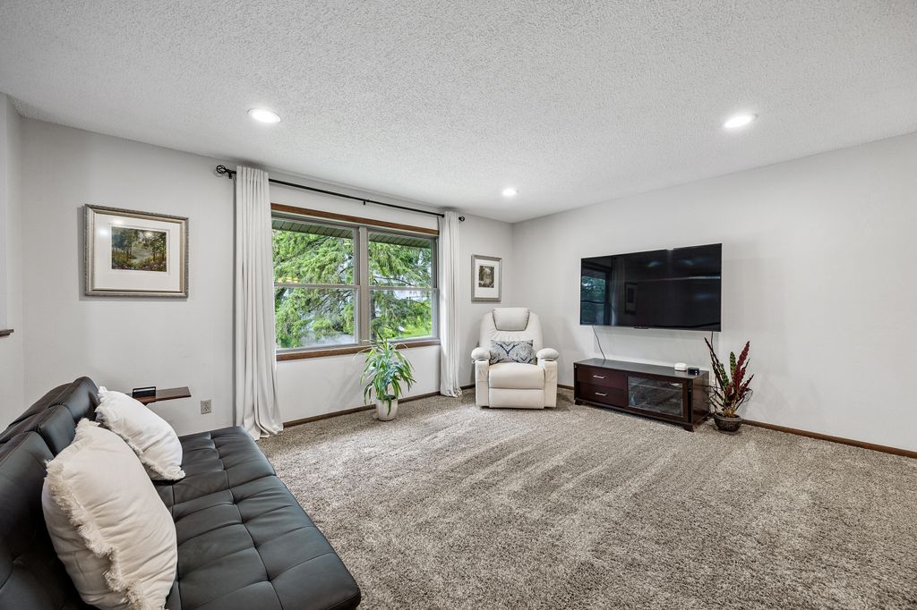 812_Keswick_Dr (3 of 25)