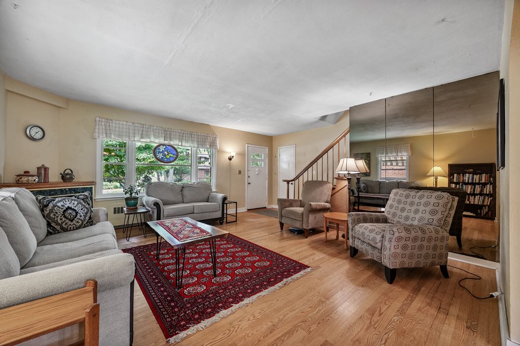 222_Fairview_Ave (7 of 50)