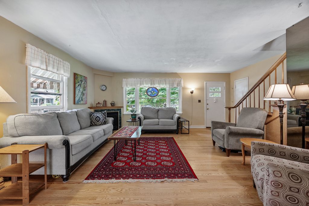 222_Fairview_Ave (9 of 50)