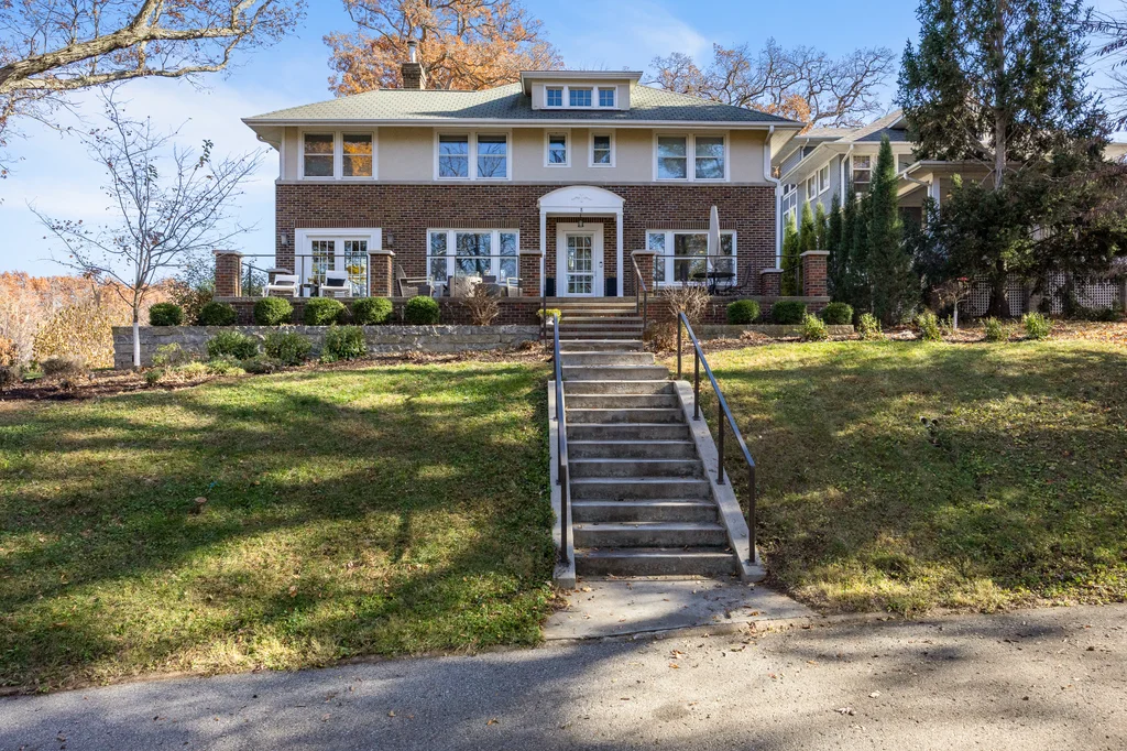 8_Bella_Vista_Pl-EXT (1 of 16)