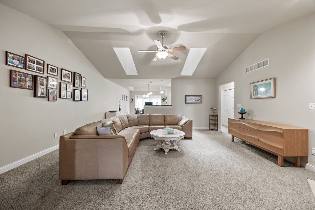 72_Brentwood_Dr-04