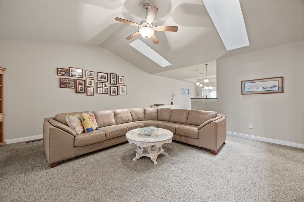 72_Brentwood_Dr-09