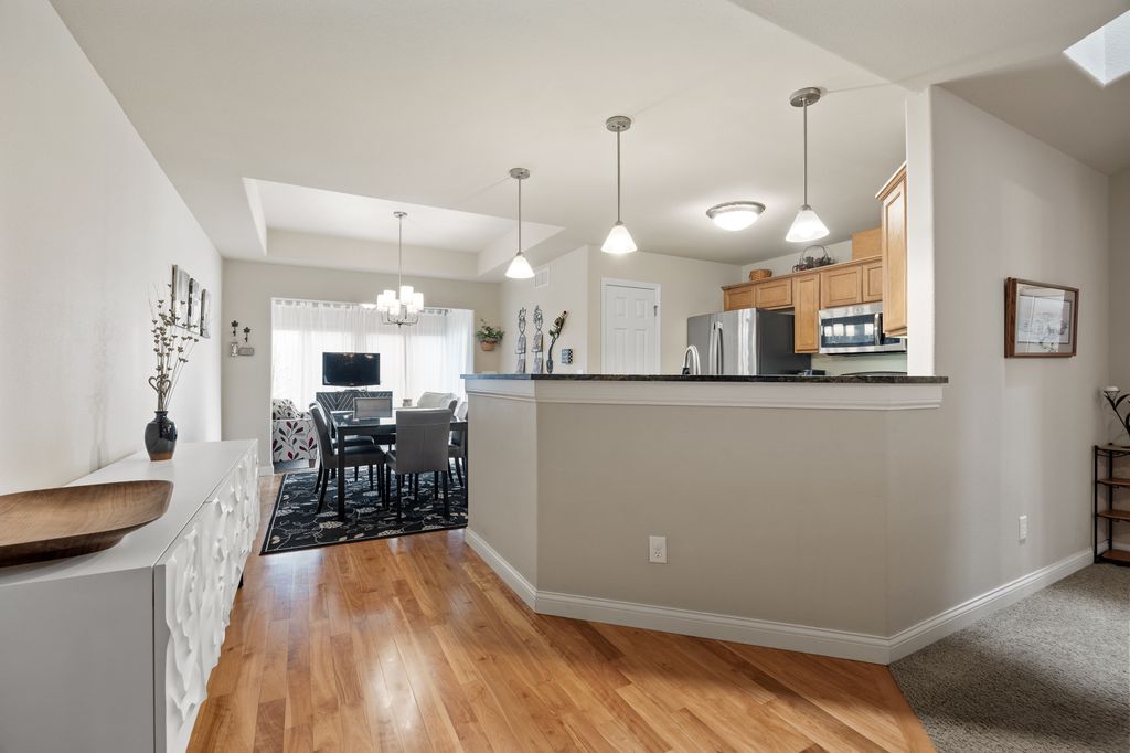 72_Brentwood_Dr-10