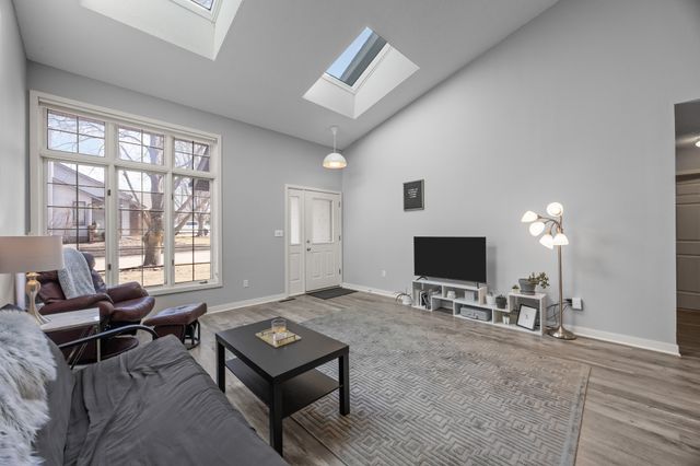 828_Westside_Dr (7 of 39)
