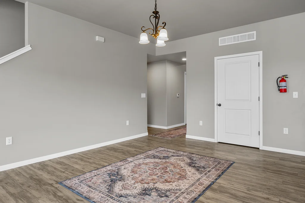 290_Kenneth_Dr (7 of 25)