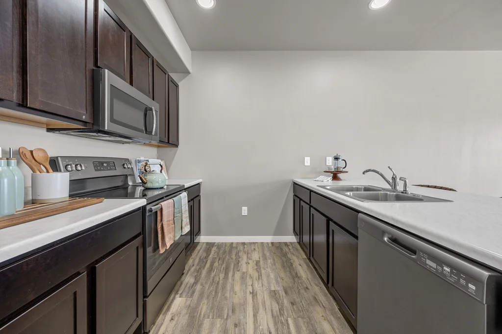 290_Kenneth_Dr (9 of 25)