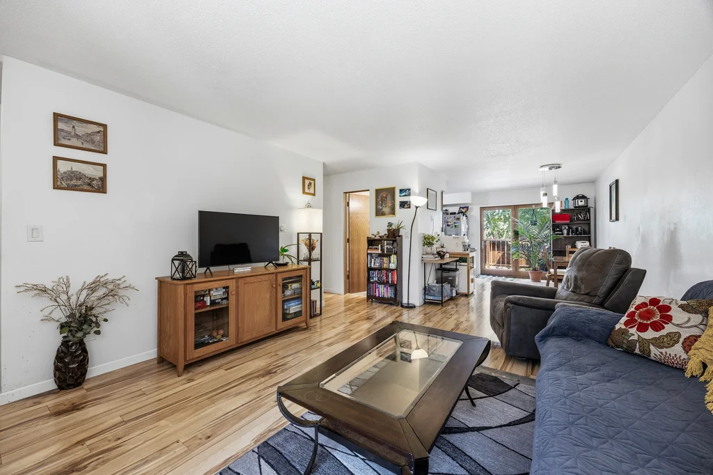 904_Westside_Dr-05