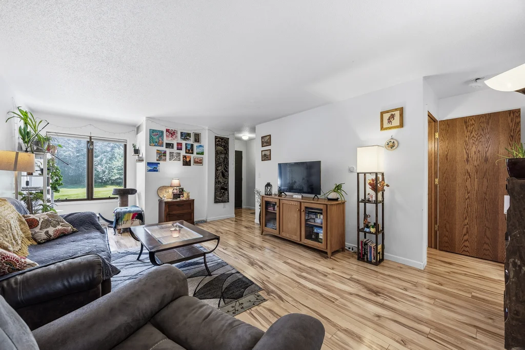 904_Westside_Dr-06