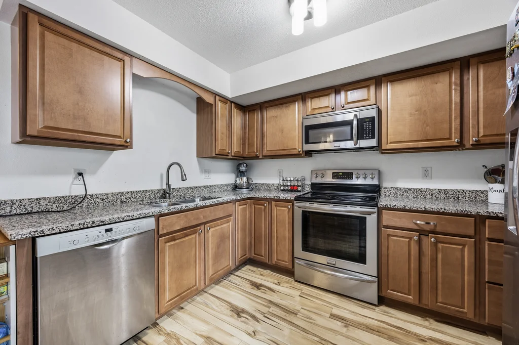 904_Westside_Dr-10