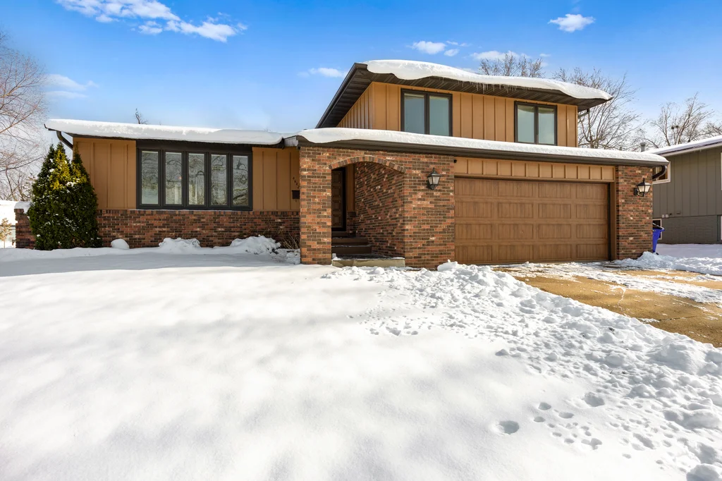 4642_Aspen_Ln_NE (4 of 40)