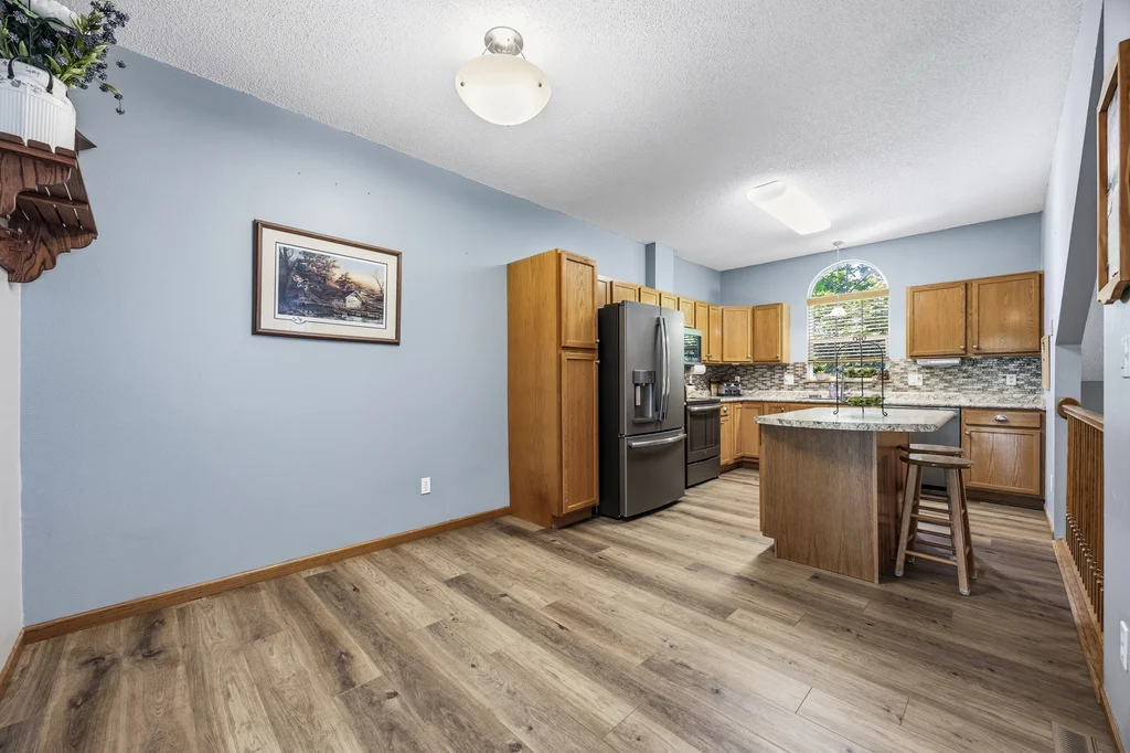 2340_Catskill_Ct-06