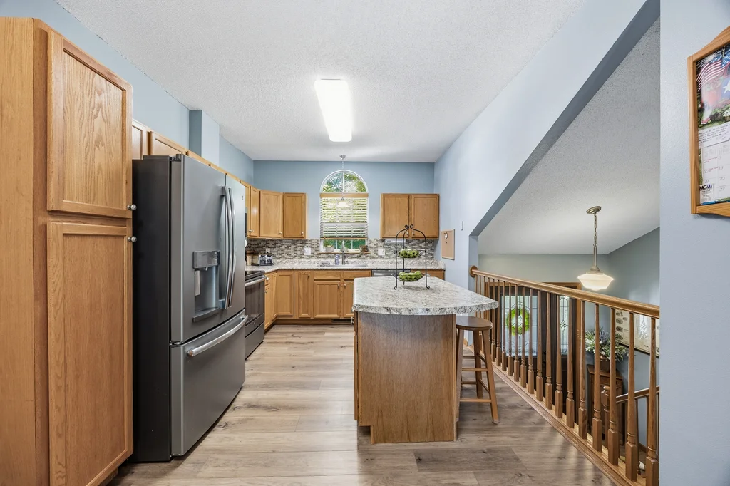 2340_Catskill_Ct-08