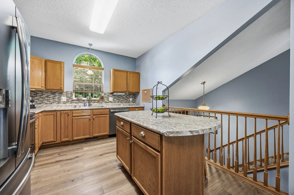 2340_Catskill_Ct-09